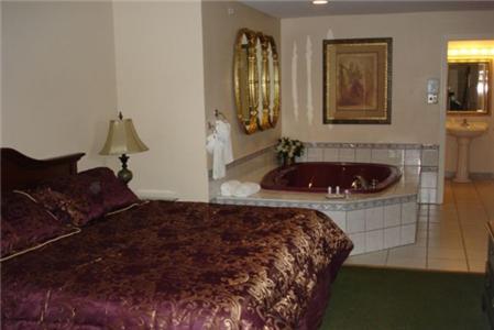 Colonie Inn And Suites Latham Room photo